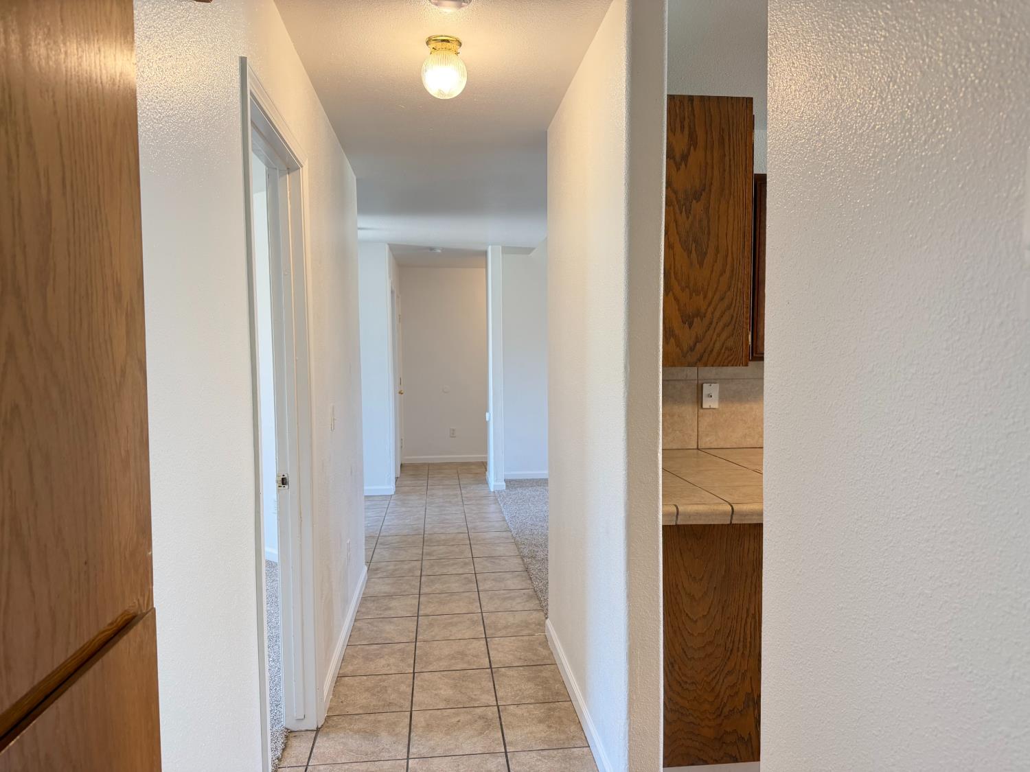 946 W Mammoth Pool Way, Hanford, CA 93230