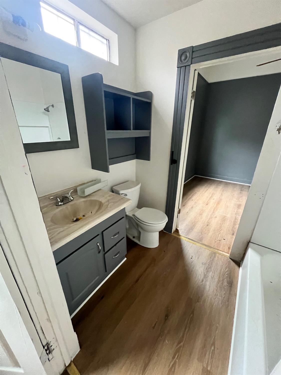 3223 E Madison Ave, Fresno, CA 93702