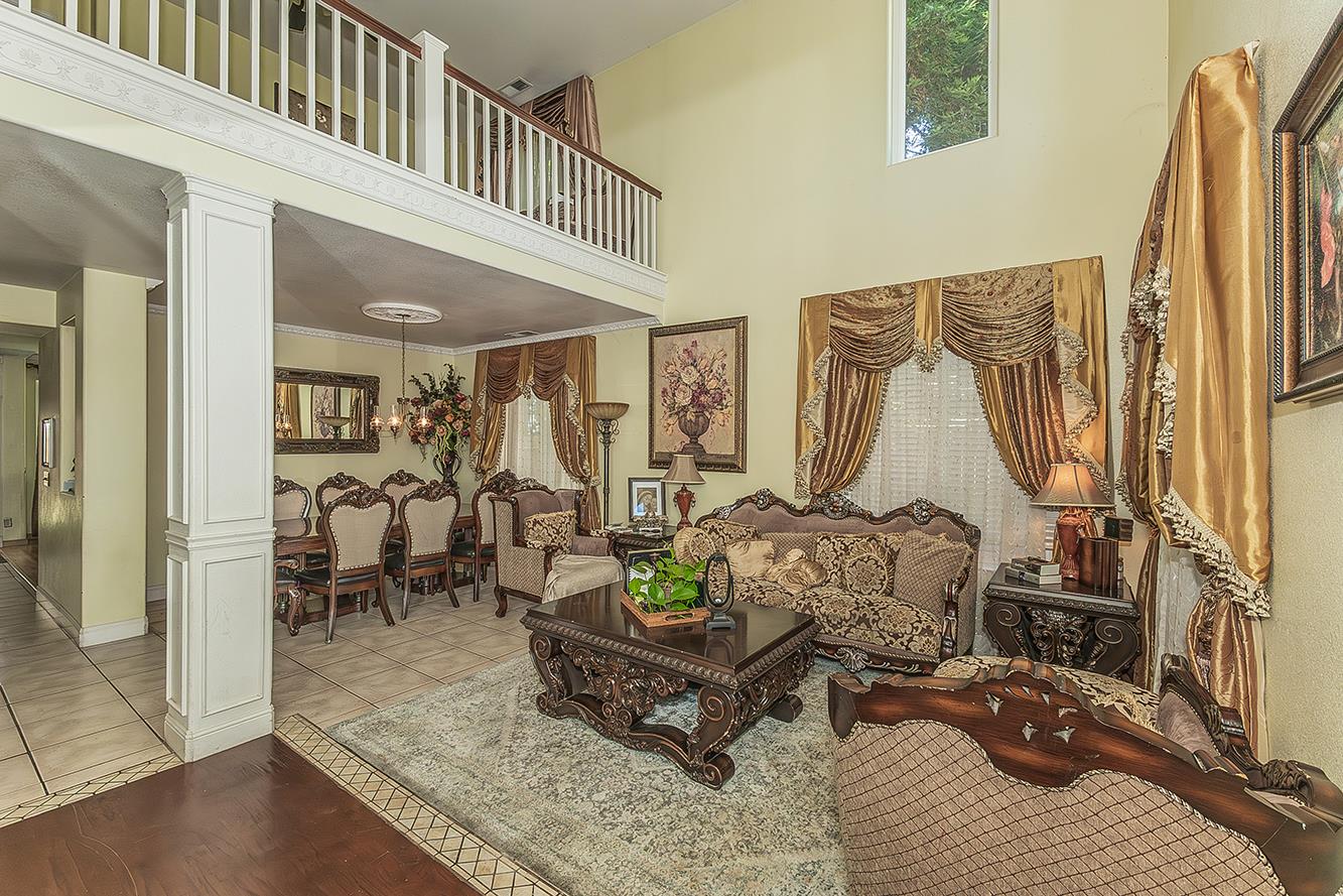 1903 N Sunny Ln E, Reedley, CA 93654