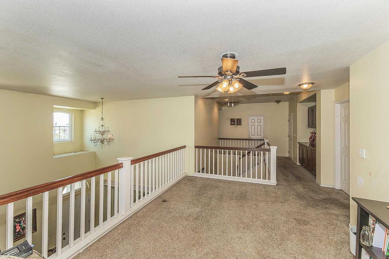 1903 N Sunny Ln E, Reedley, CA 93654