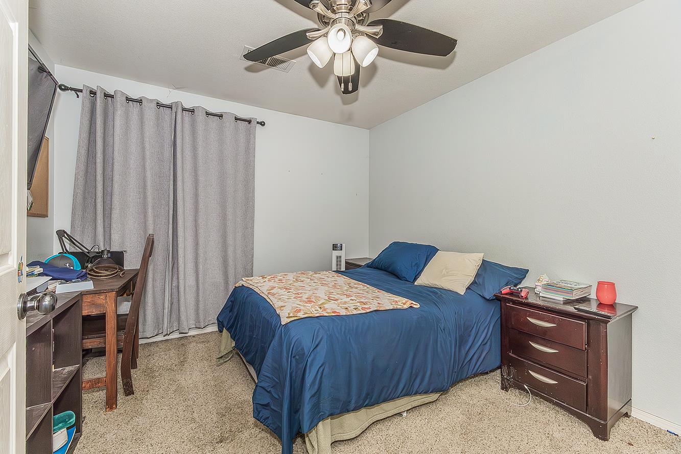 1903 N Sunny Ln E, Reedley, CA 93654