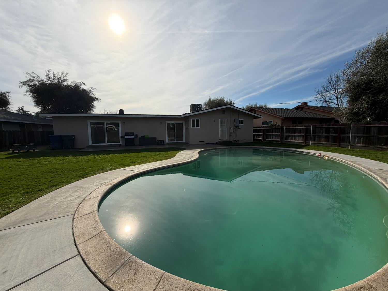 1237 De Cesari Ave, Madera, CA 93637