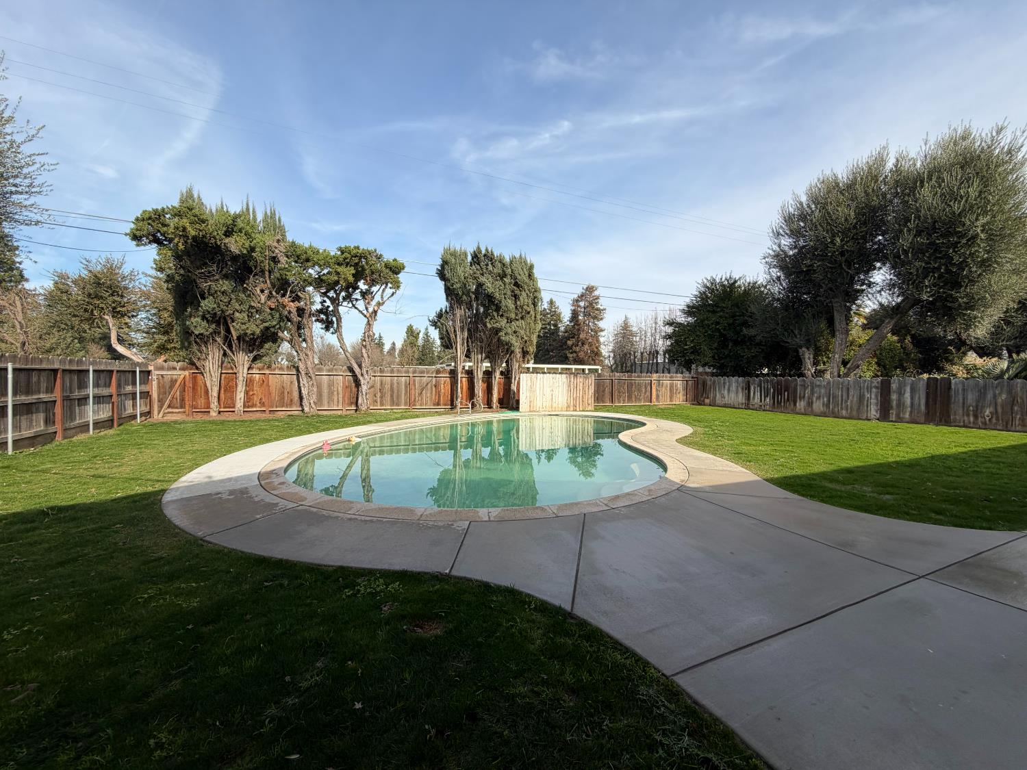 1237 De Cesari Ave, Madera, CA 93637