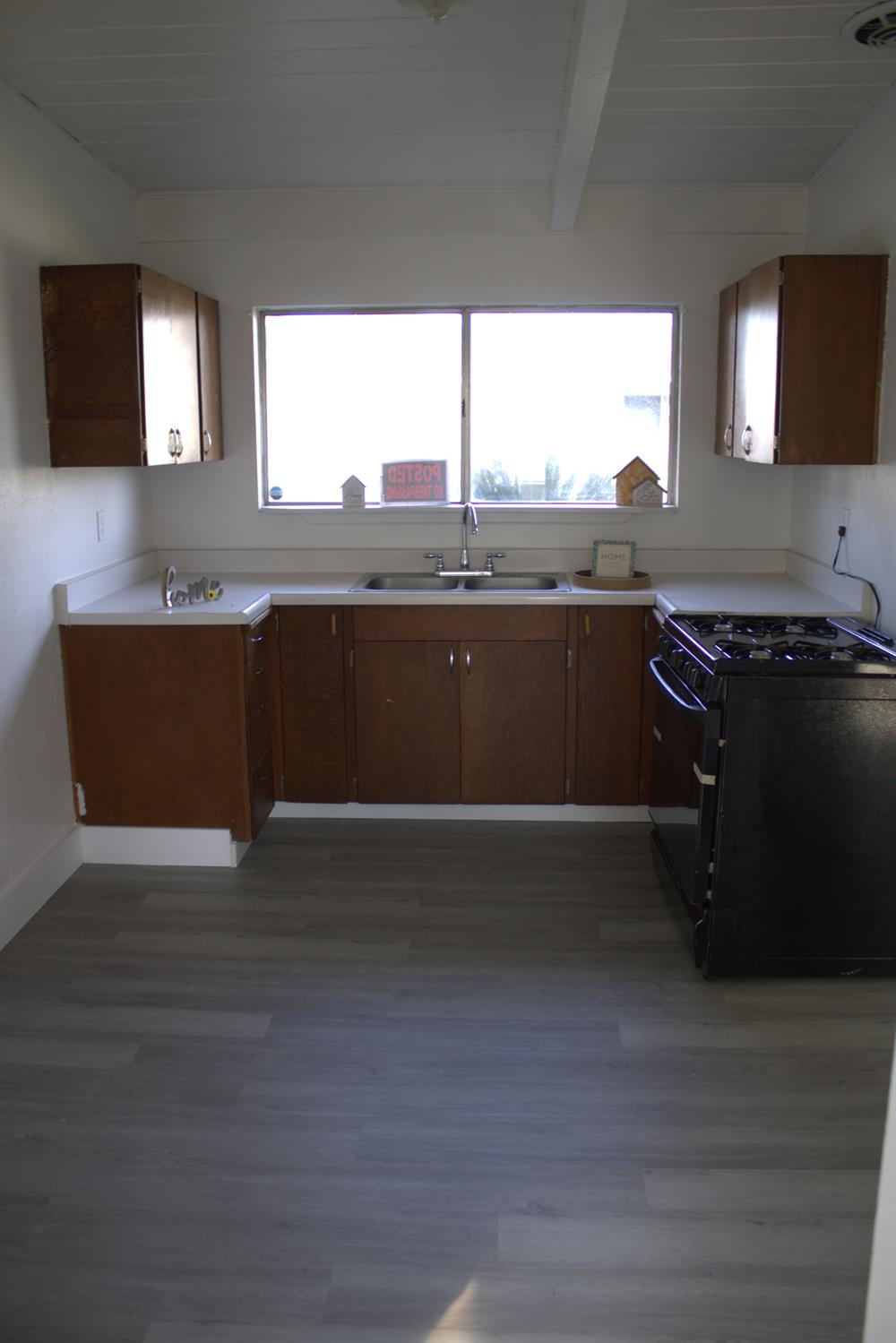 28540 Pacific Dr, Madera, CA 93638