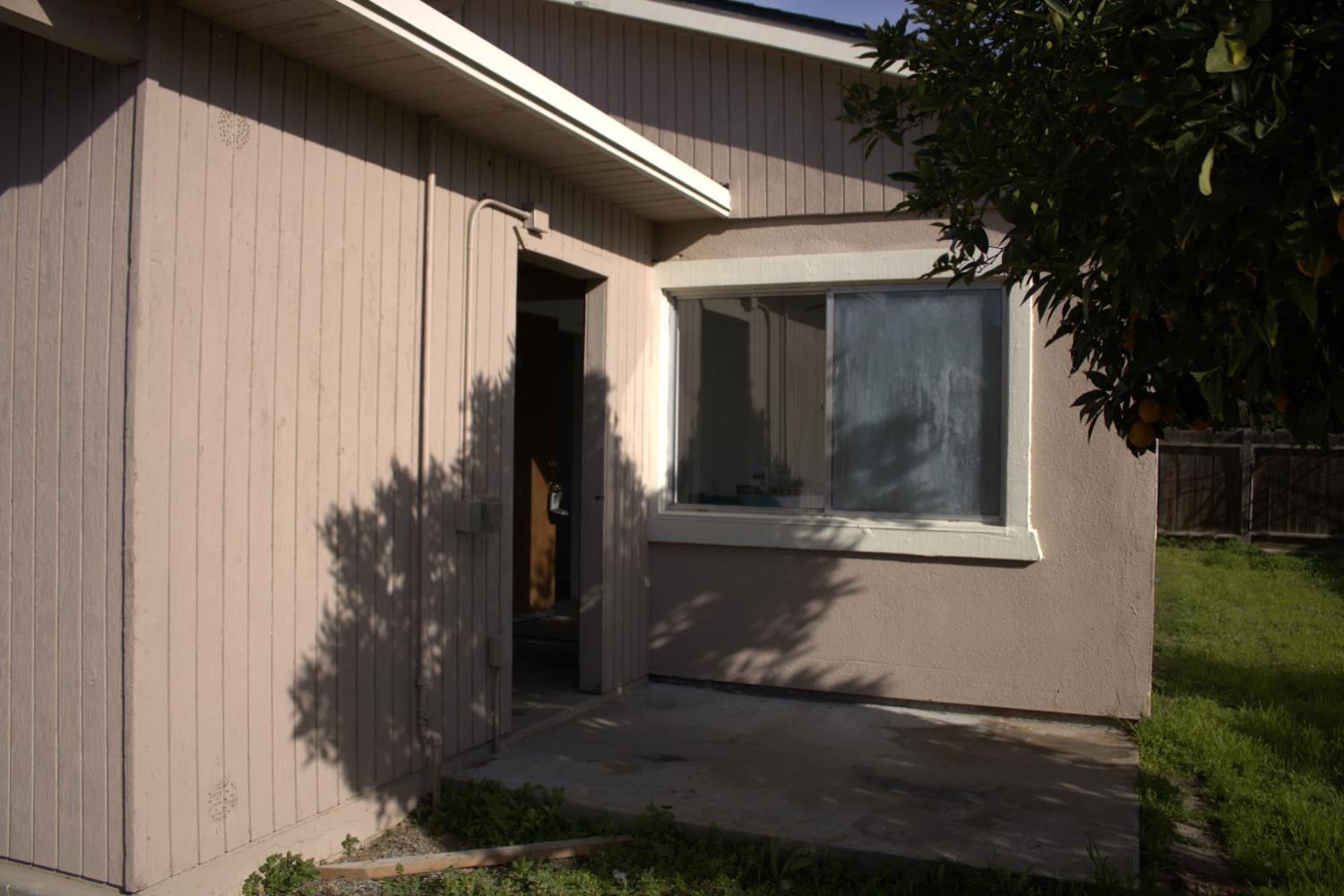 28540 Pacific Dr, Madera, CA 93638