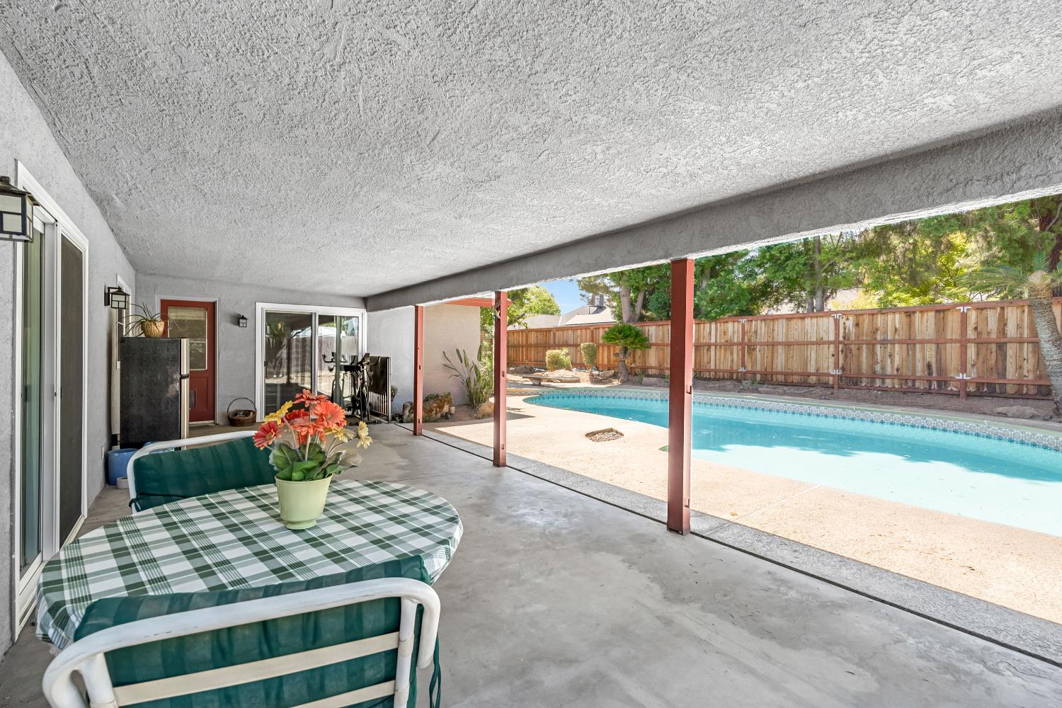 6597 N Haslam Ave, Fresno, CA 93711