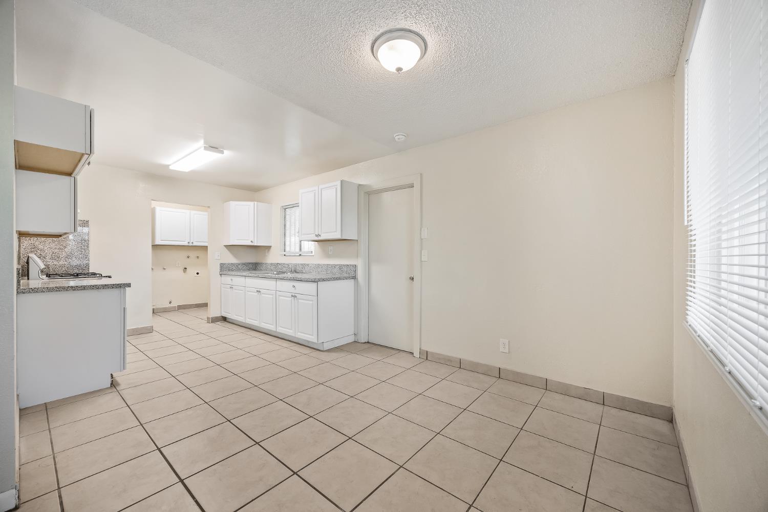 2695 S Tupman Ave, Fresno, CA 93706