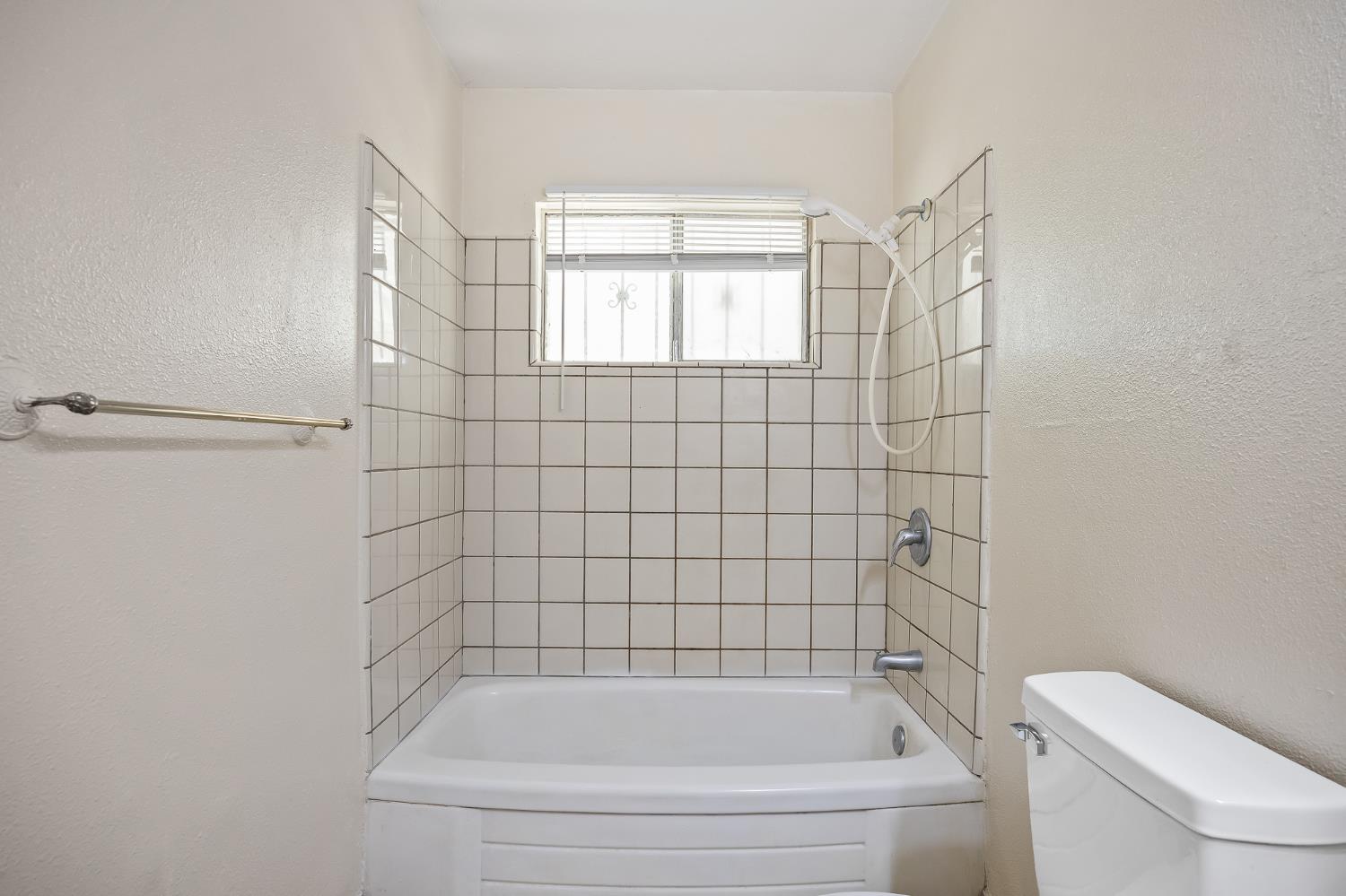 2695 S Tupman Ave, Fresno, CA 93706