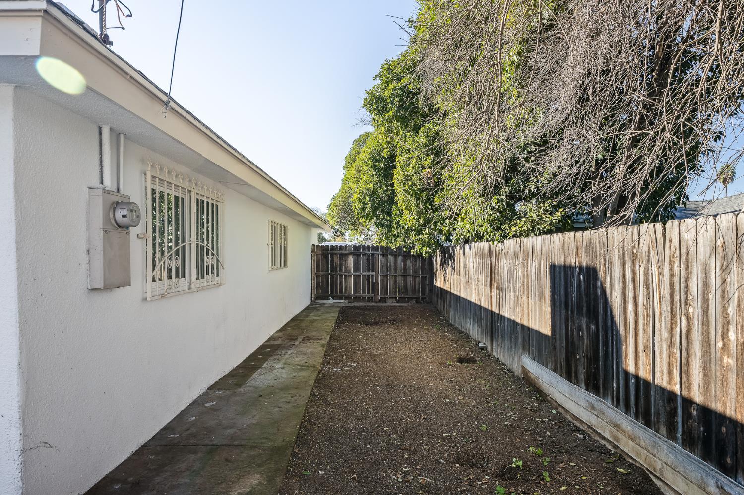 2695 S Tupman Ave, Fresno, CA 93706