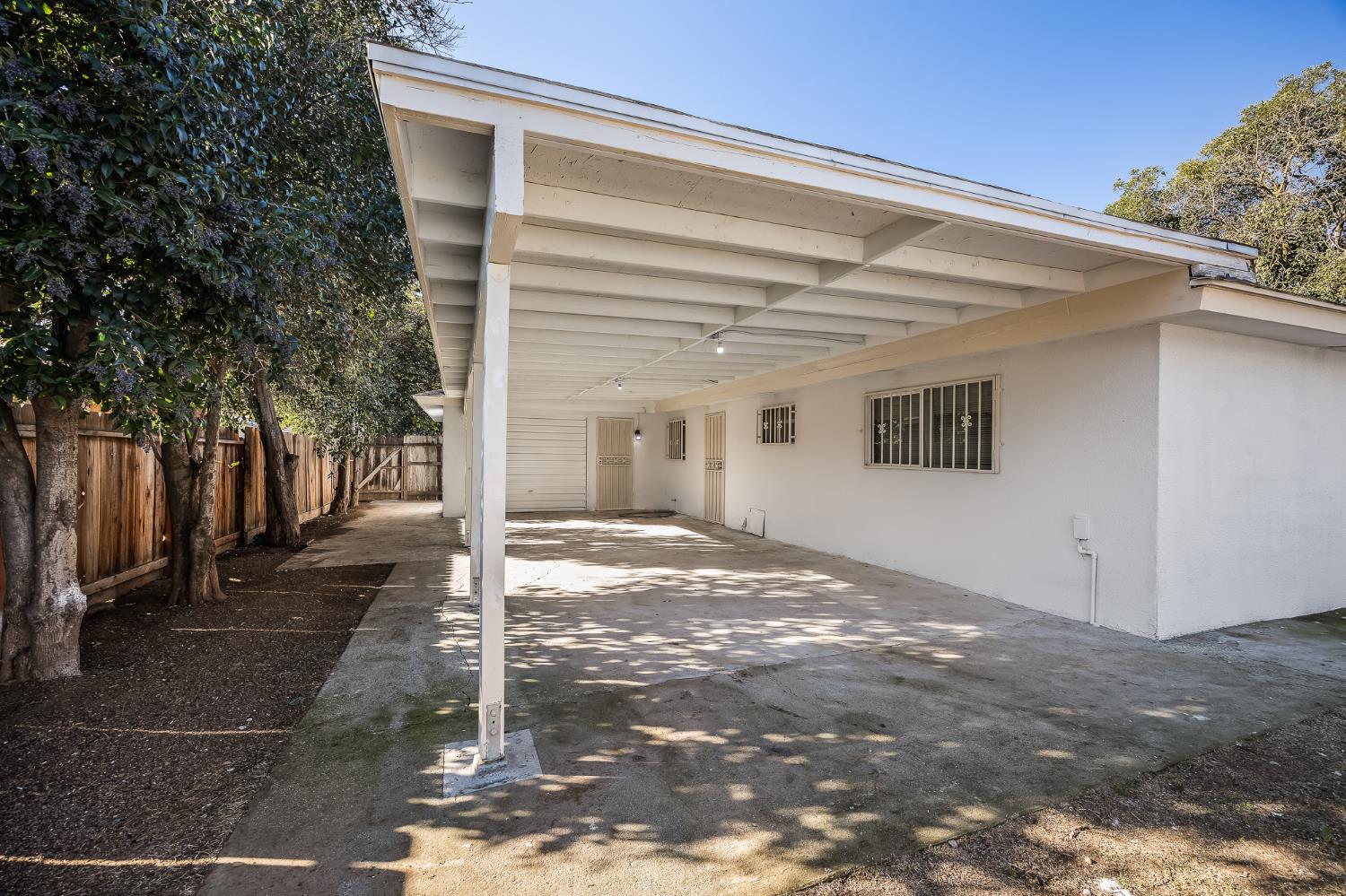 2695 S Tupman Ave, Fresno, CA 93706