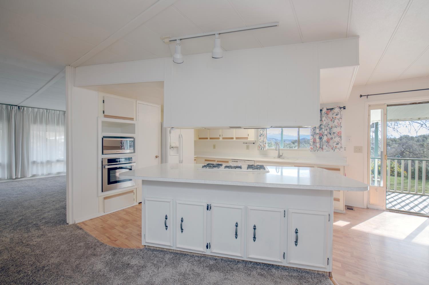 38150 Sumac Ln, Yokuts Valley, CA 93675