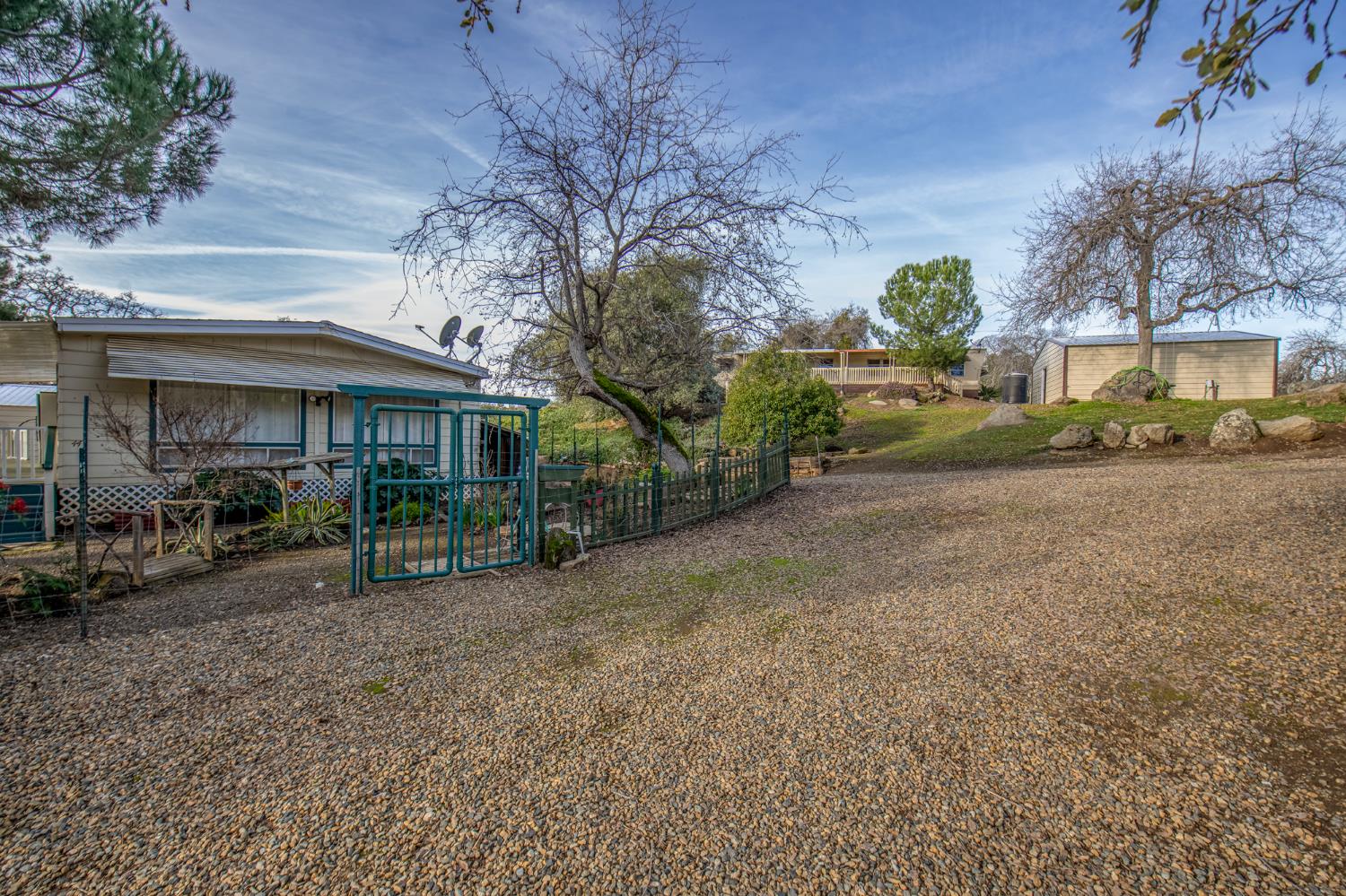 38150 Sumac Ln, Yokuts Valley, CA 93675