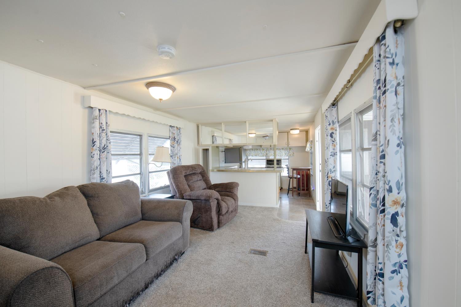 38150 Sumac Ln, Yokuts Valley, CA 93675