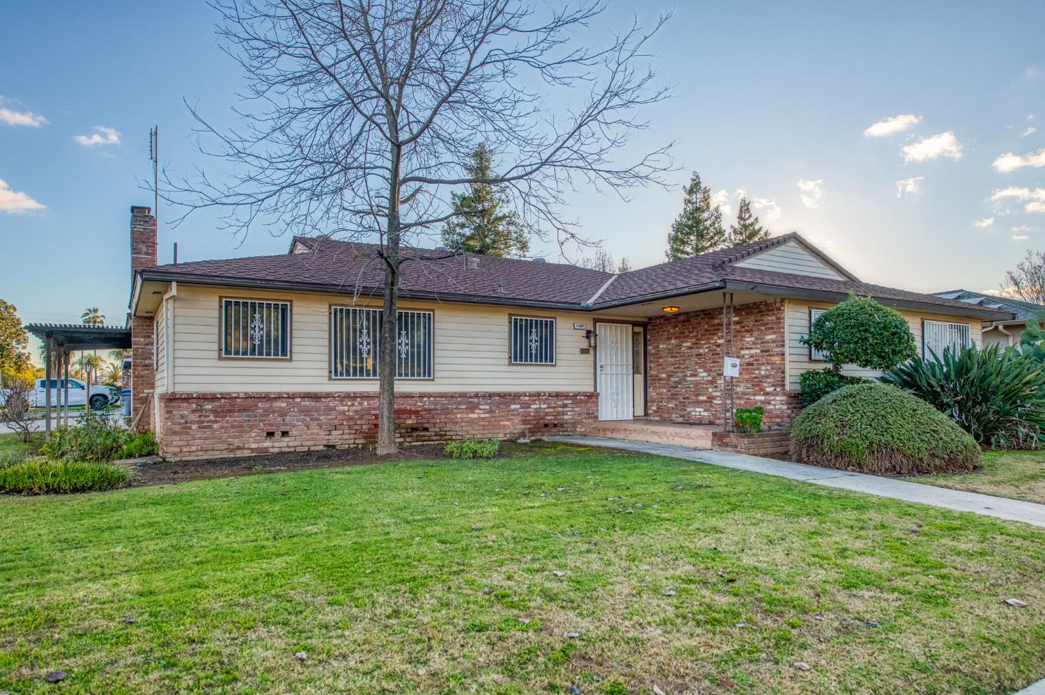 1567 E Mesa Ave, Fresno, CA 93710