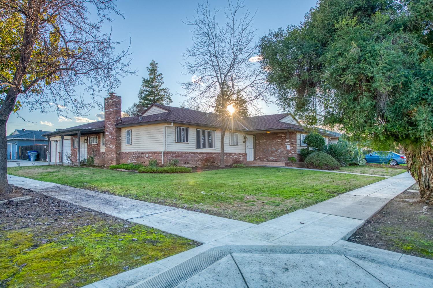 1567 E Mesa Ave, Fresno, CA 93710