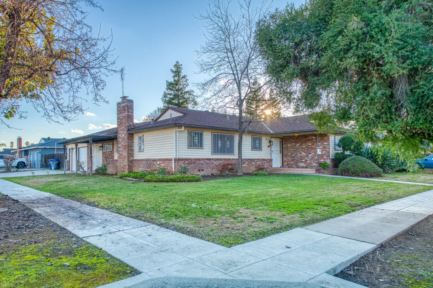 1567 E Mesa Ave, Fresno, CA 93710