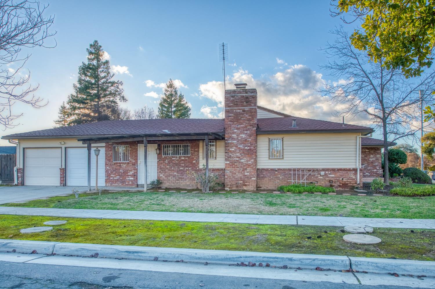 1567 E Mesa Ave, Fresno, CA 93710