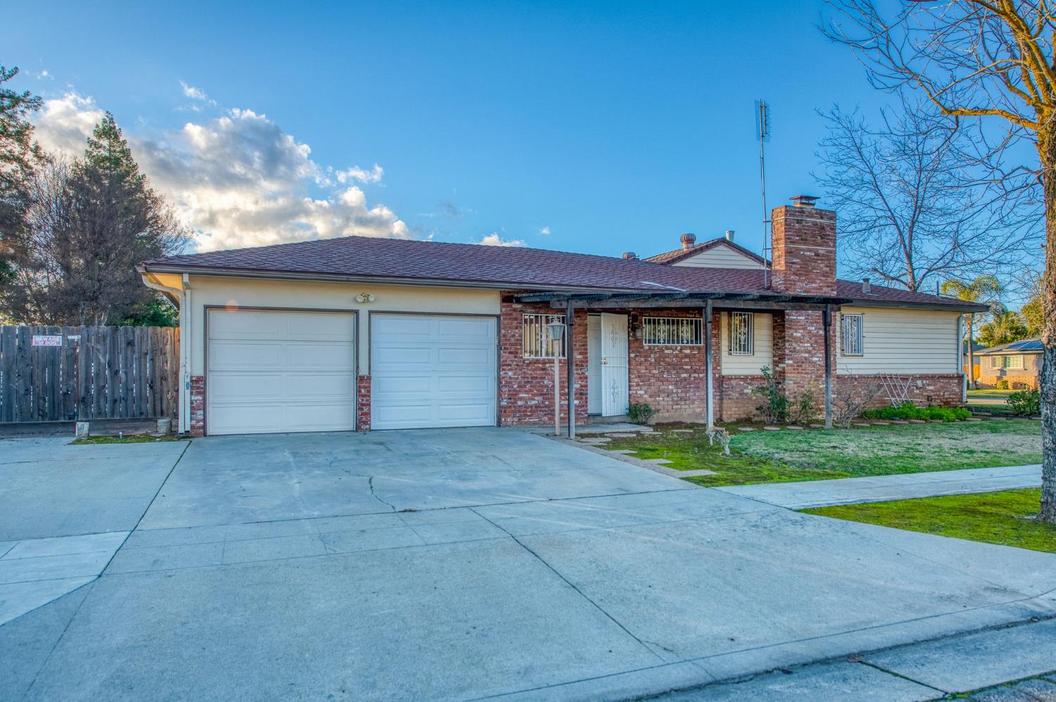 1567 E Mesa Ave, Fresno, CA 93710