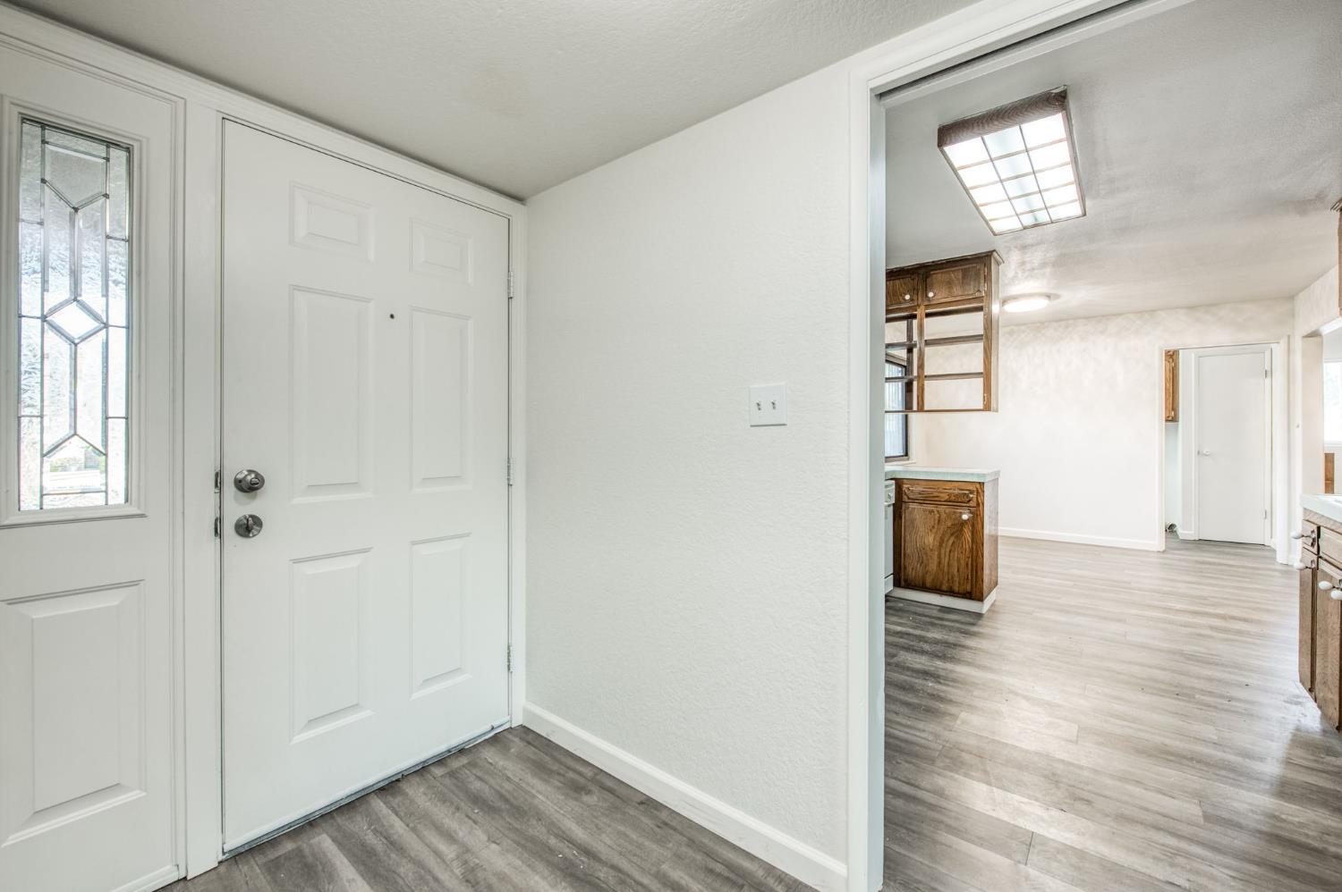 1567 E Mesa Ave, Fresno, CA 93710