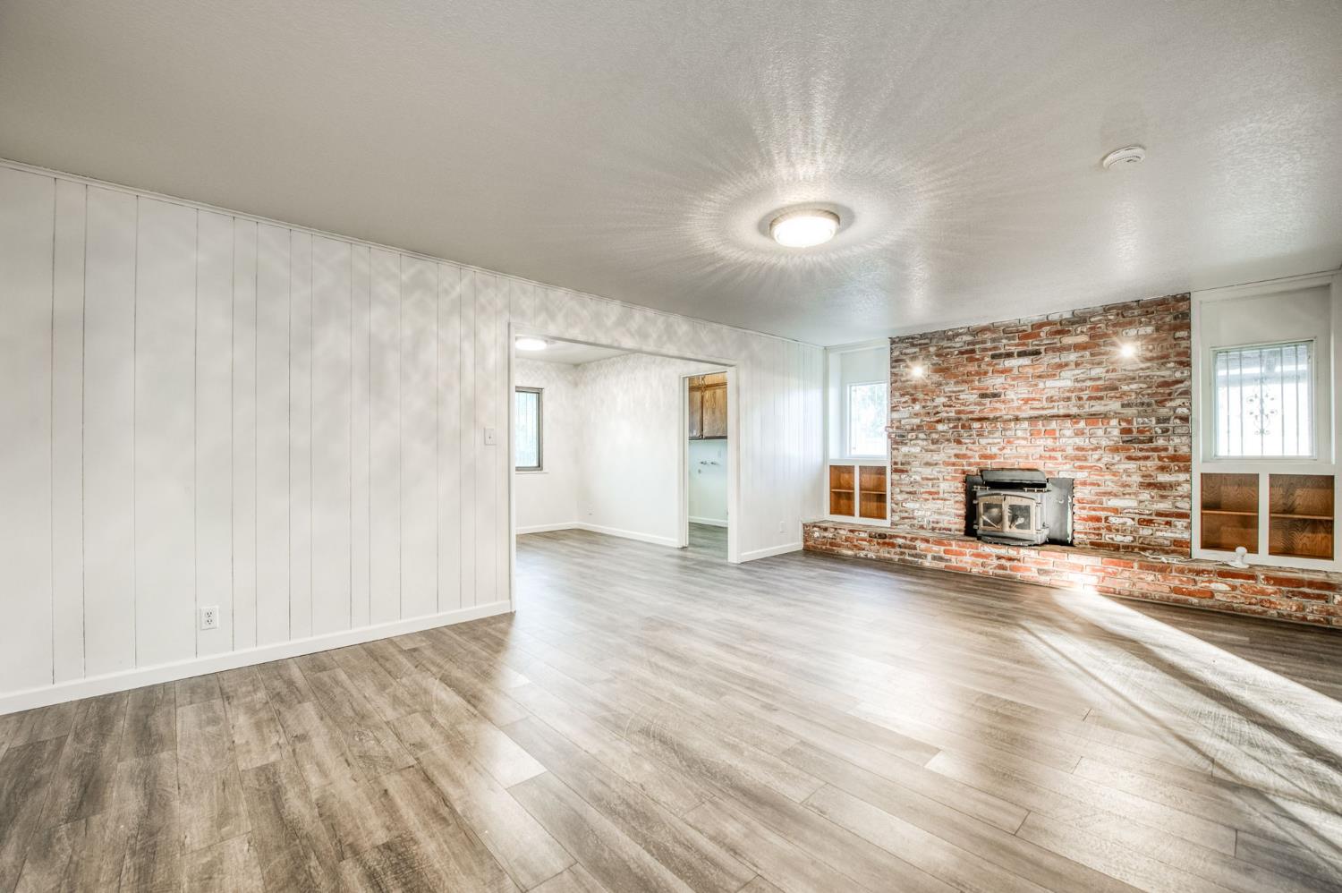 1567 E Mesa Ave, Fresno, CA 93710