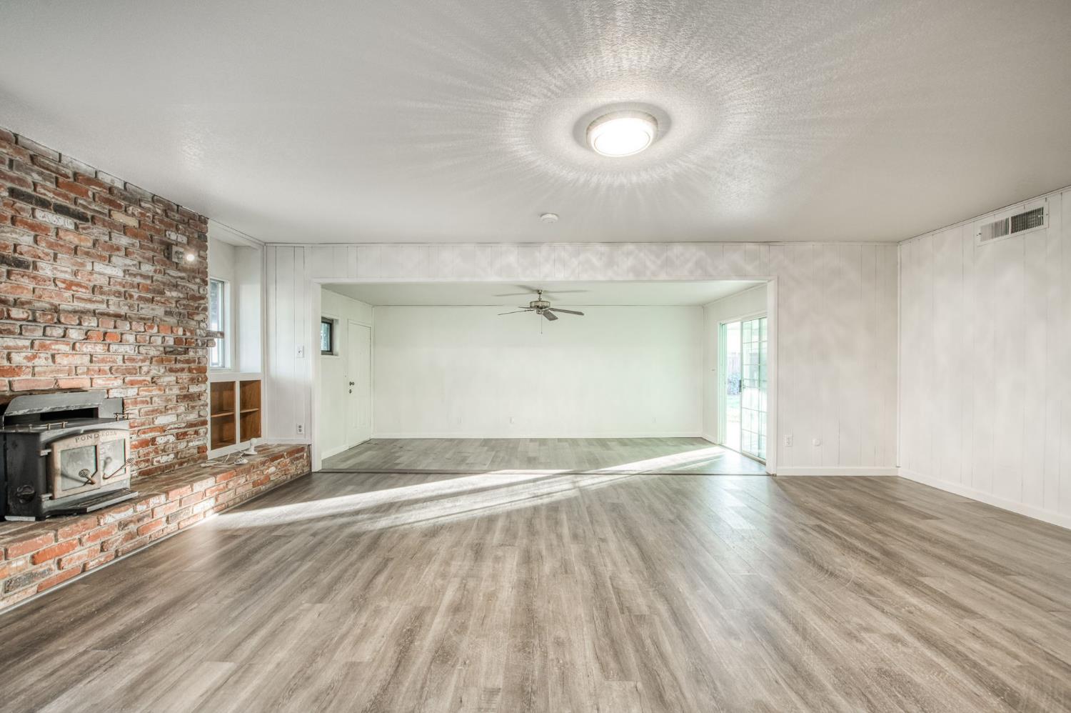 1567 E Mesa Ave, Fresno, CA 93710