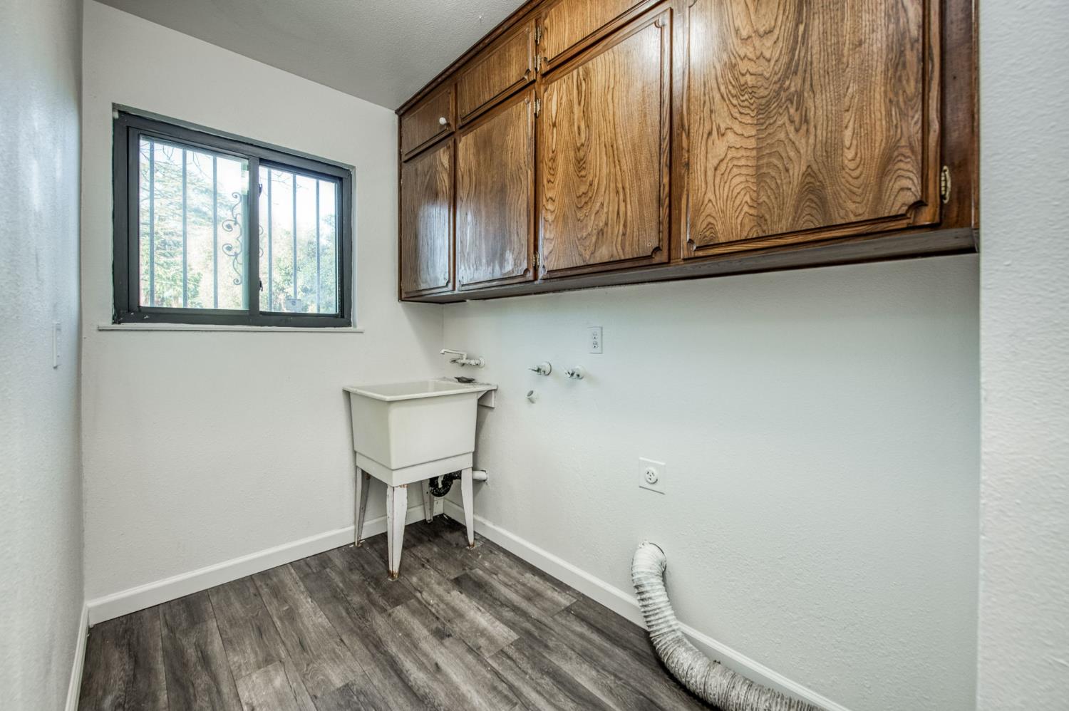 1567 E Mesa Ave, Fresno, CA 93710