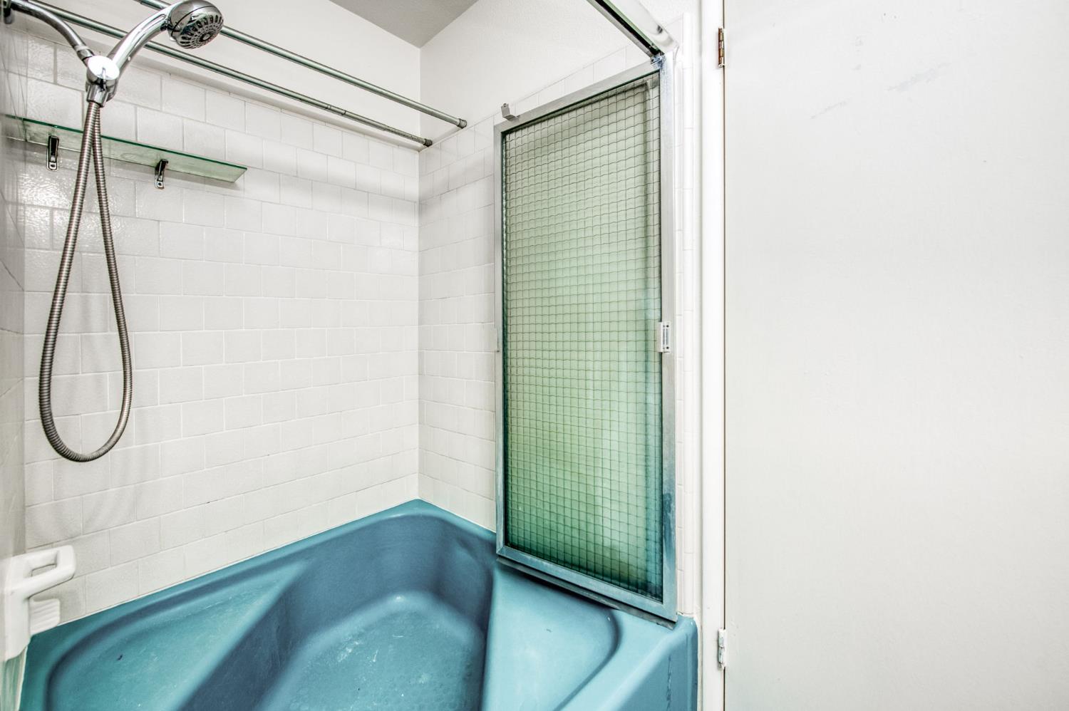 1567 E Mesa Ave, Fresno, CA 93710