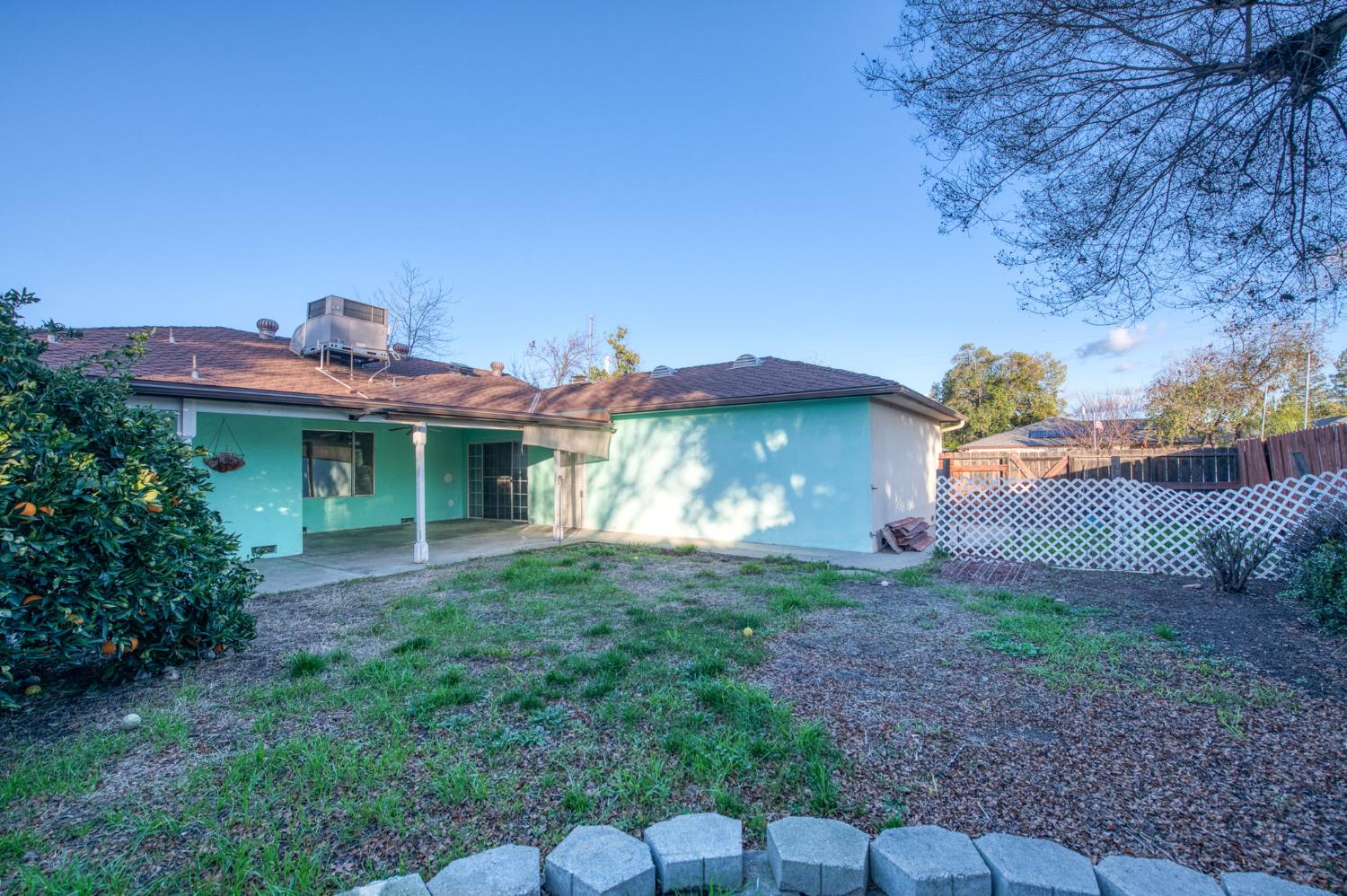 1567 E Mesa Ave, Fresno, CA 93710