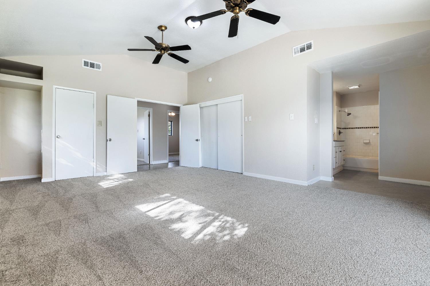 4666 N Zediker Ave, Sanger, CA 93657