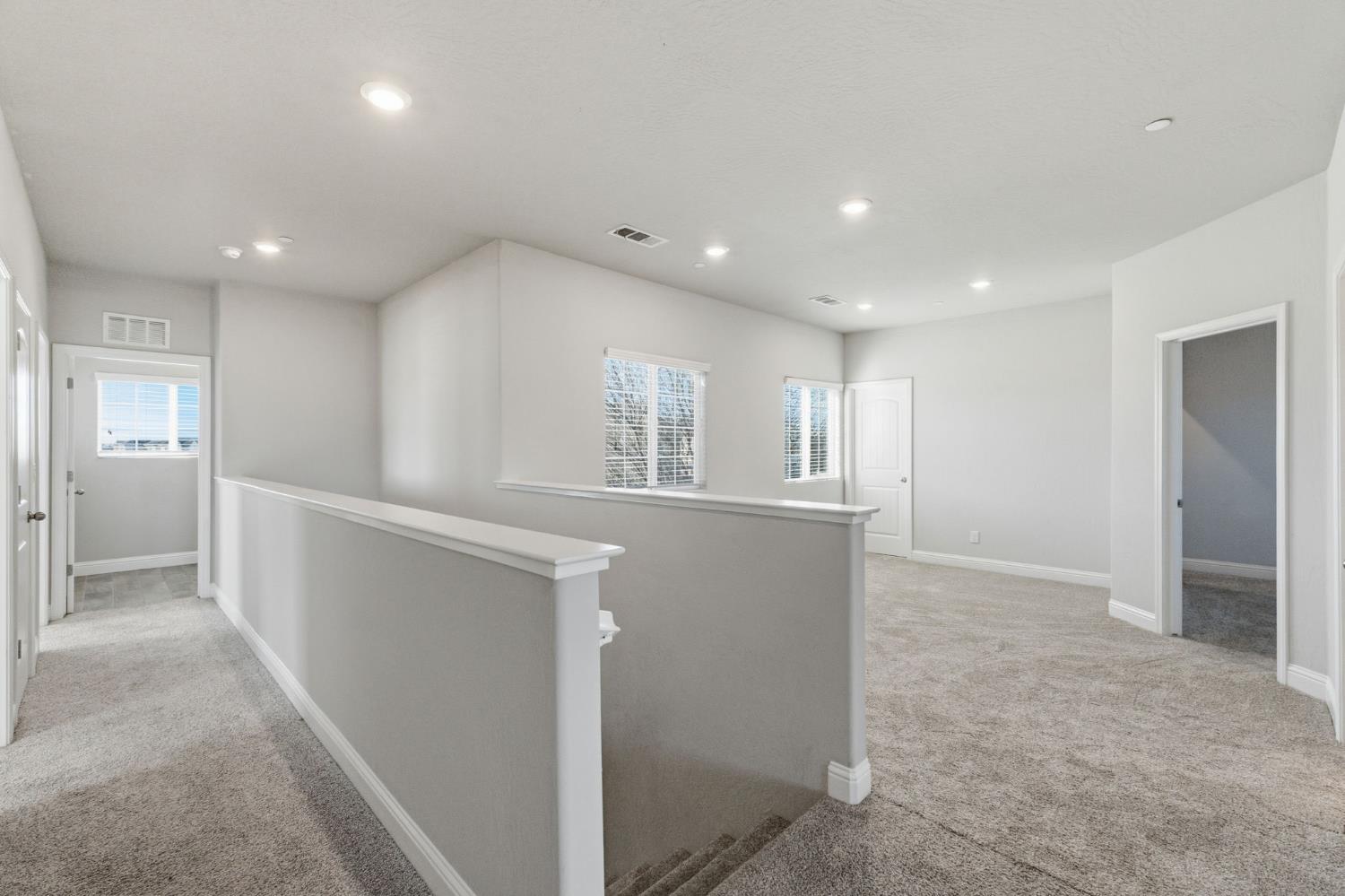 2715 Las Rosas Ave, Clovis, CA 93619