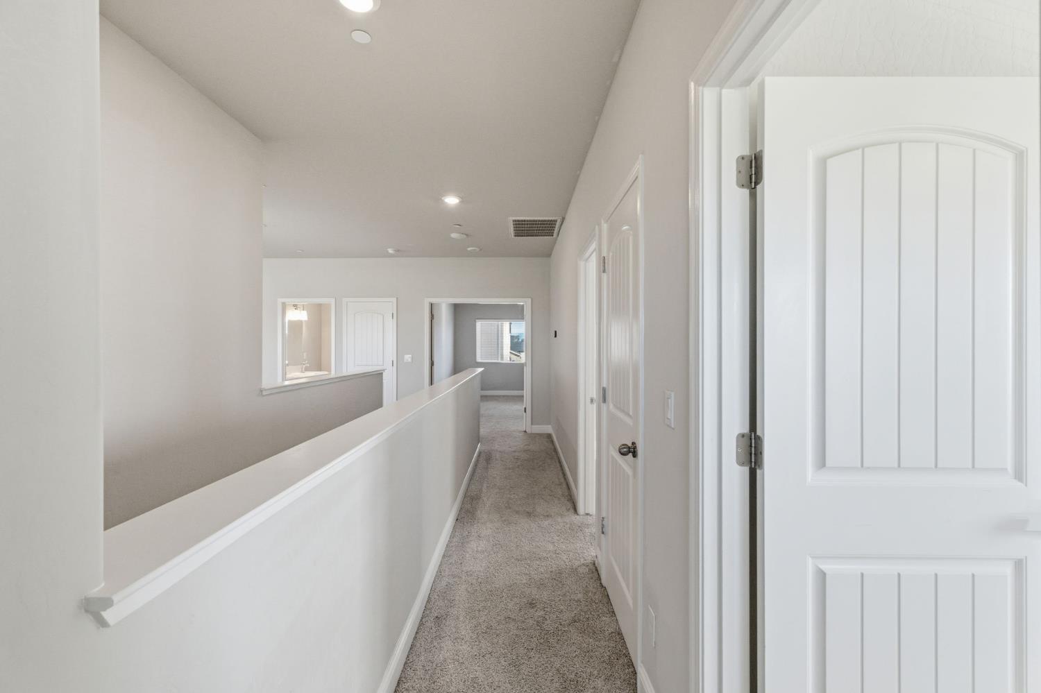 2715 Las Rosas Ave, Clovis, CA 93619