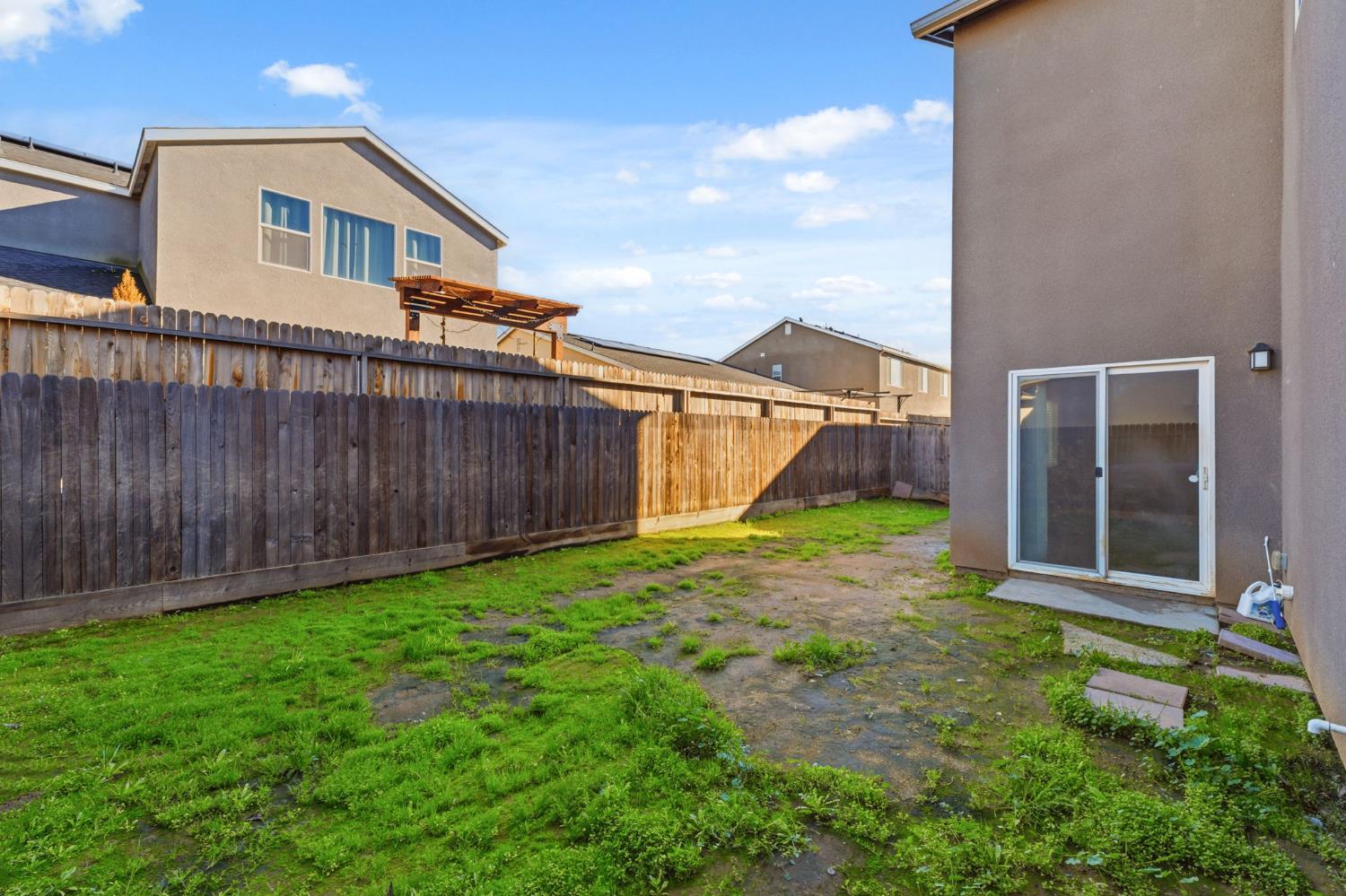 2715 Las Rosas Ave, Clovis, CA 93619