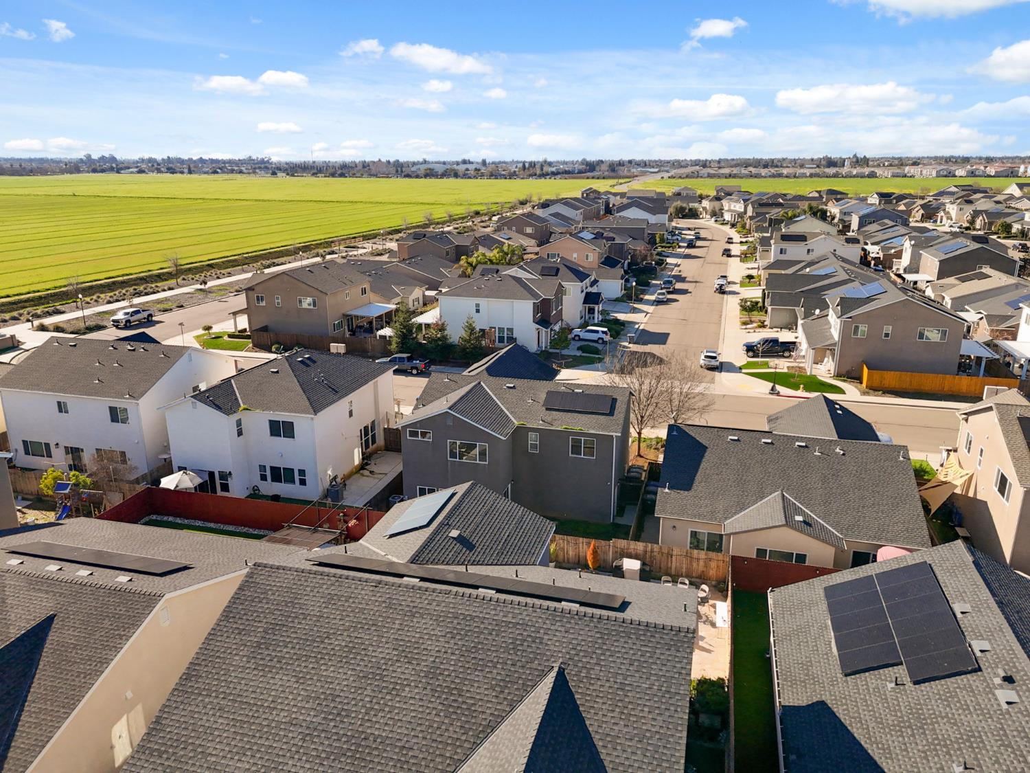 2715 Las Rosas Ave, Clovis, CA 93619