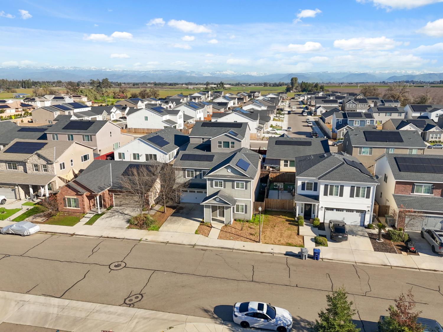 2715 Las Rosas Ave, Clovis, CA 93619