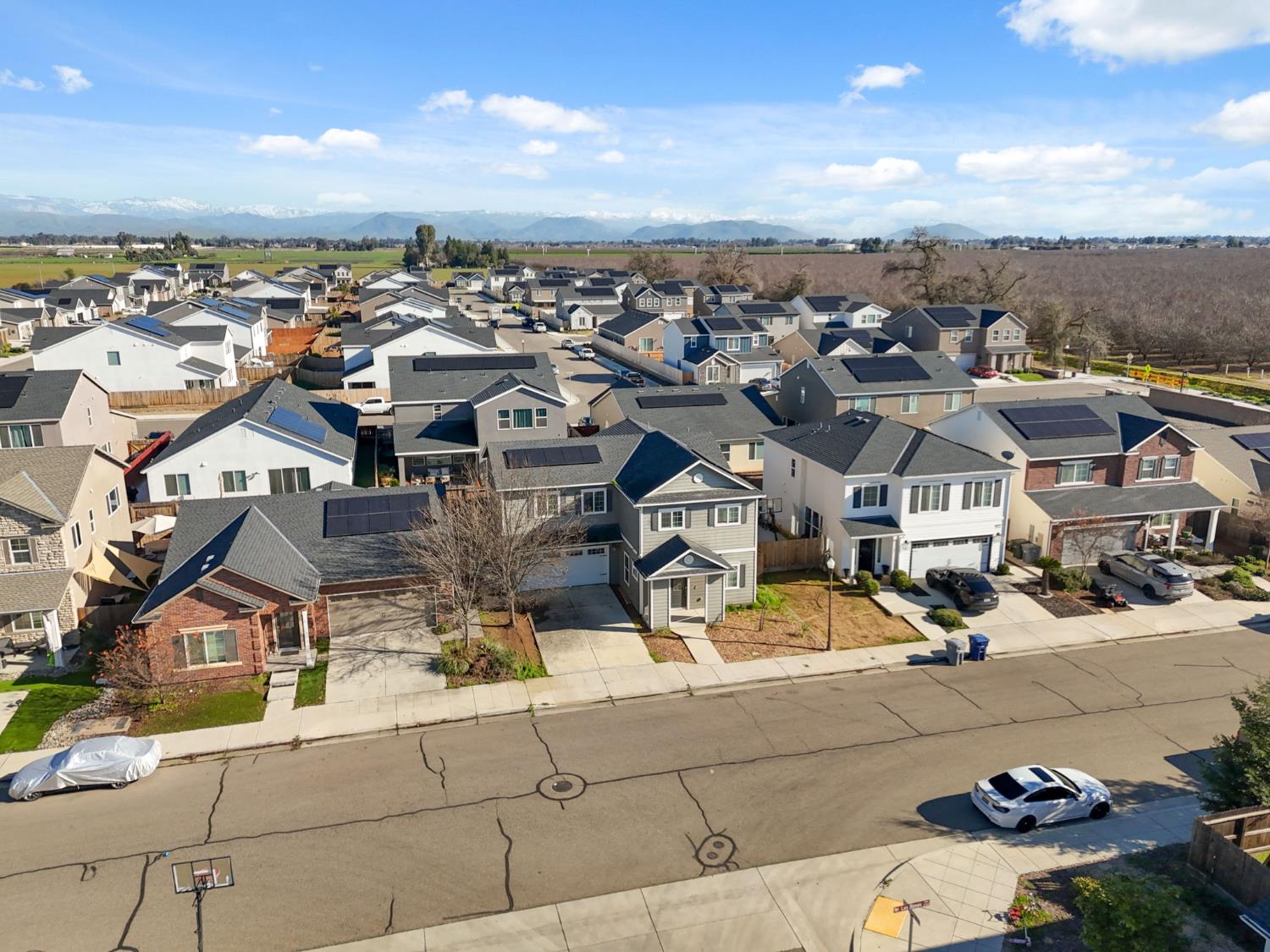 2715 Las Rosas Ave, Clovis, CA 93619