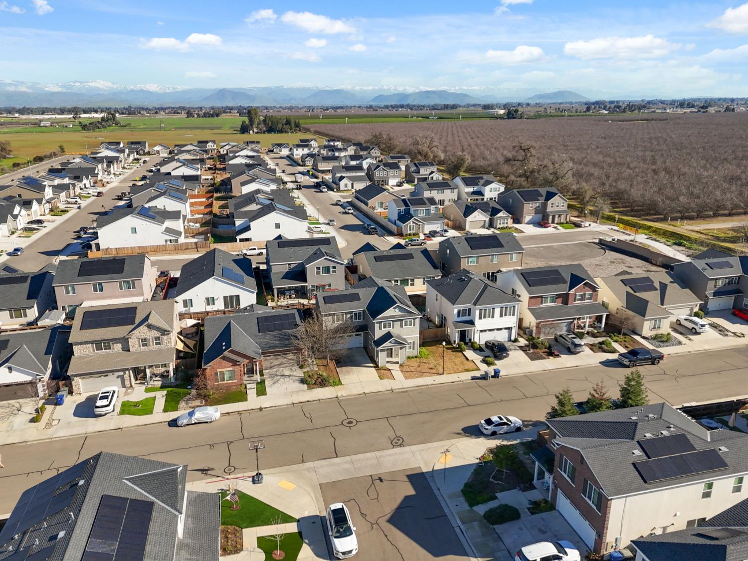 2715 Las Rosas Ave, Clovis, CA 93619