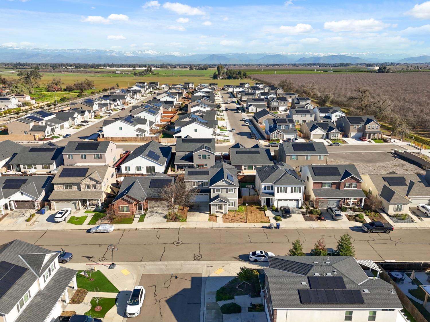 2715 Las Rosas Ave, Clovis, CA 93619