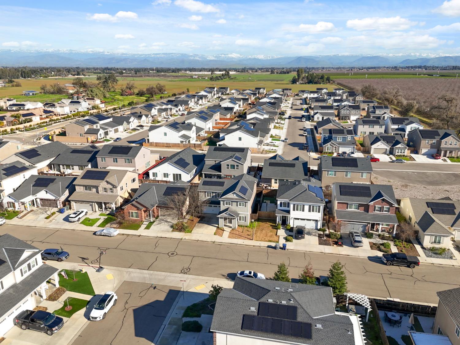 2715 Las Rosas Ave, Clovis, CA 93619