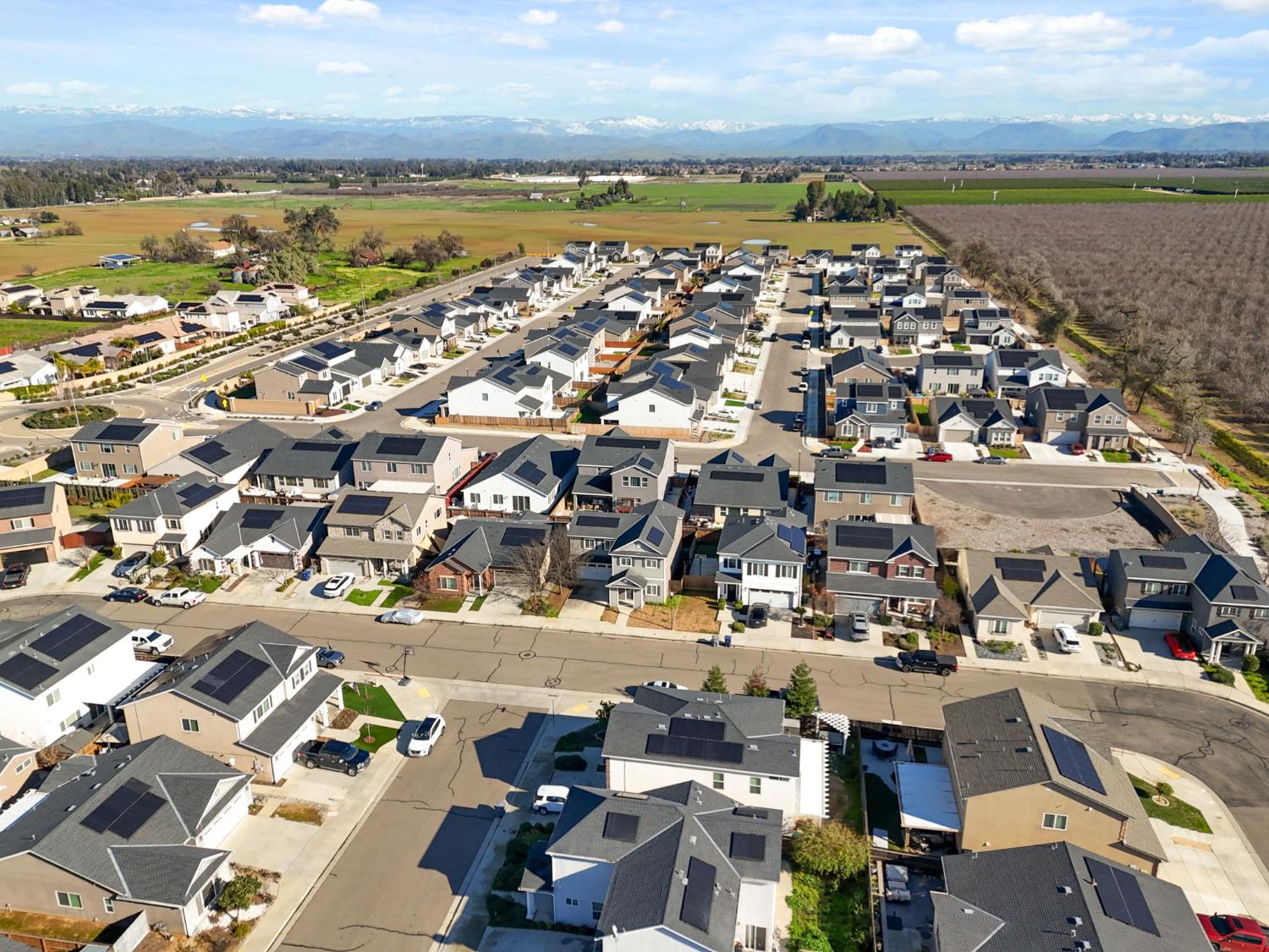 2715 Las Rosas Ave, Clovis, CA 93619