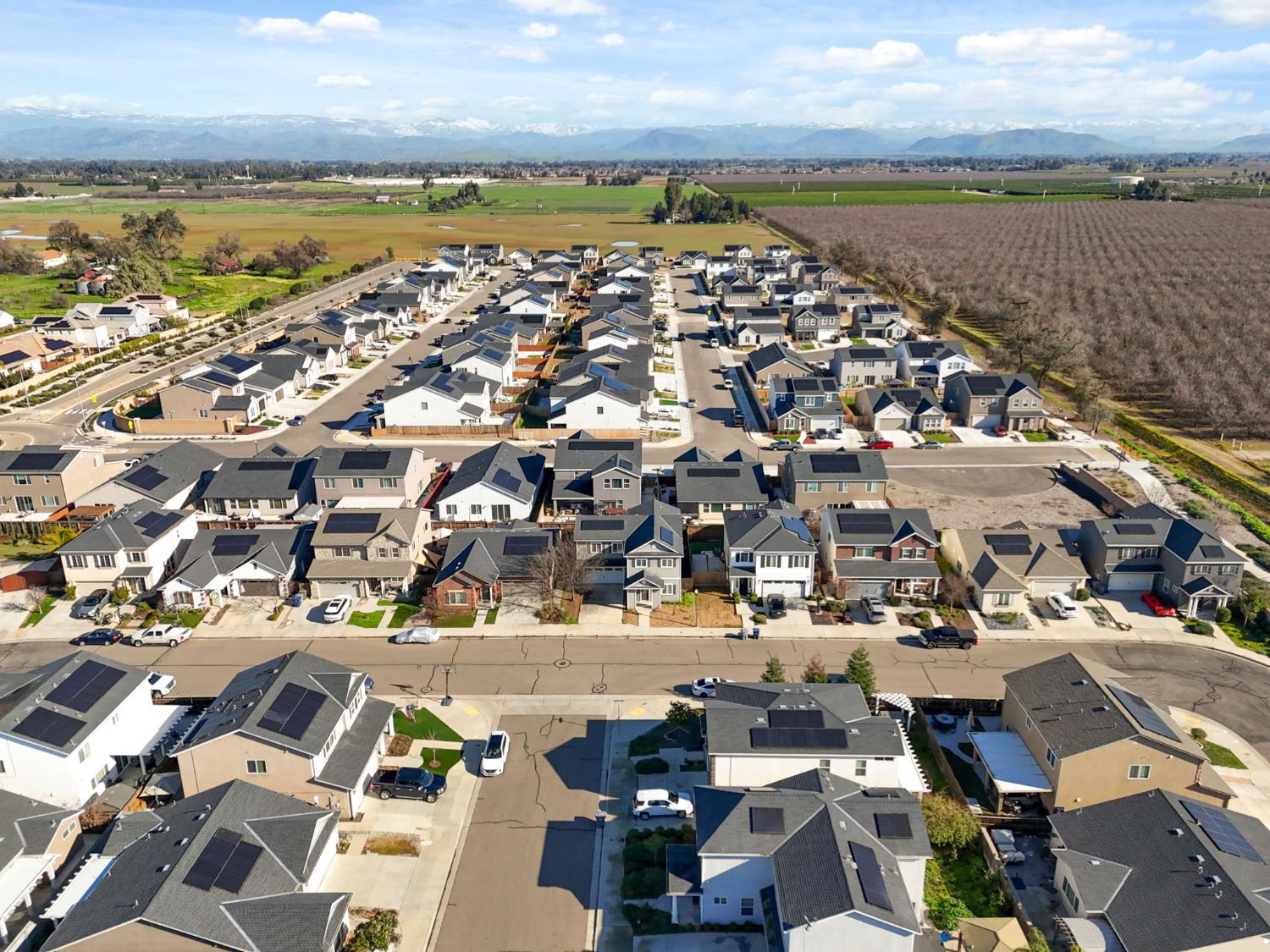 2715 Las Rosas Ave, Clovis, CA 93619