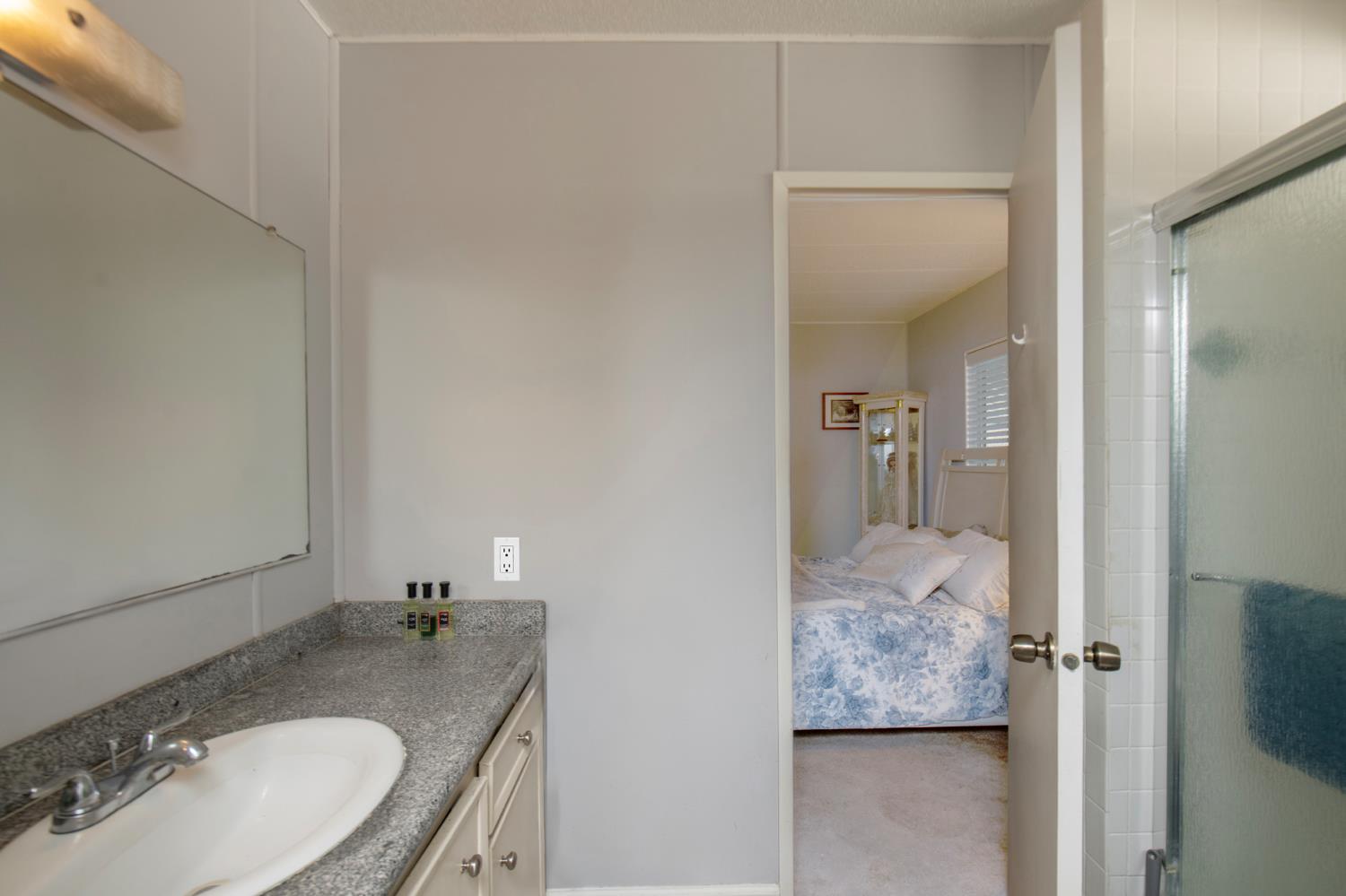 2706 W Ashlan Ave #48, Fresno, CA 93705