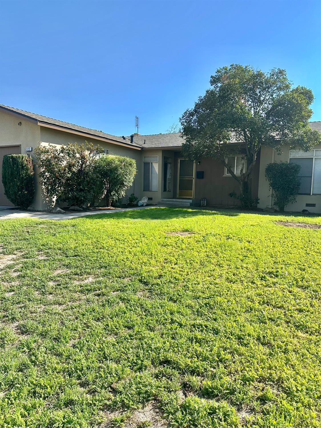 322 W Richert Ave, Clovis, CA 93612