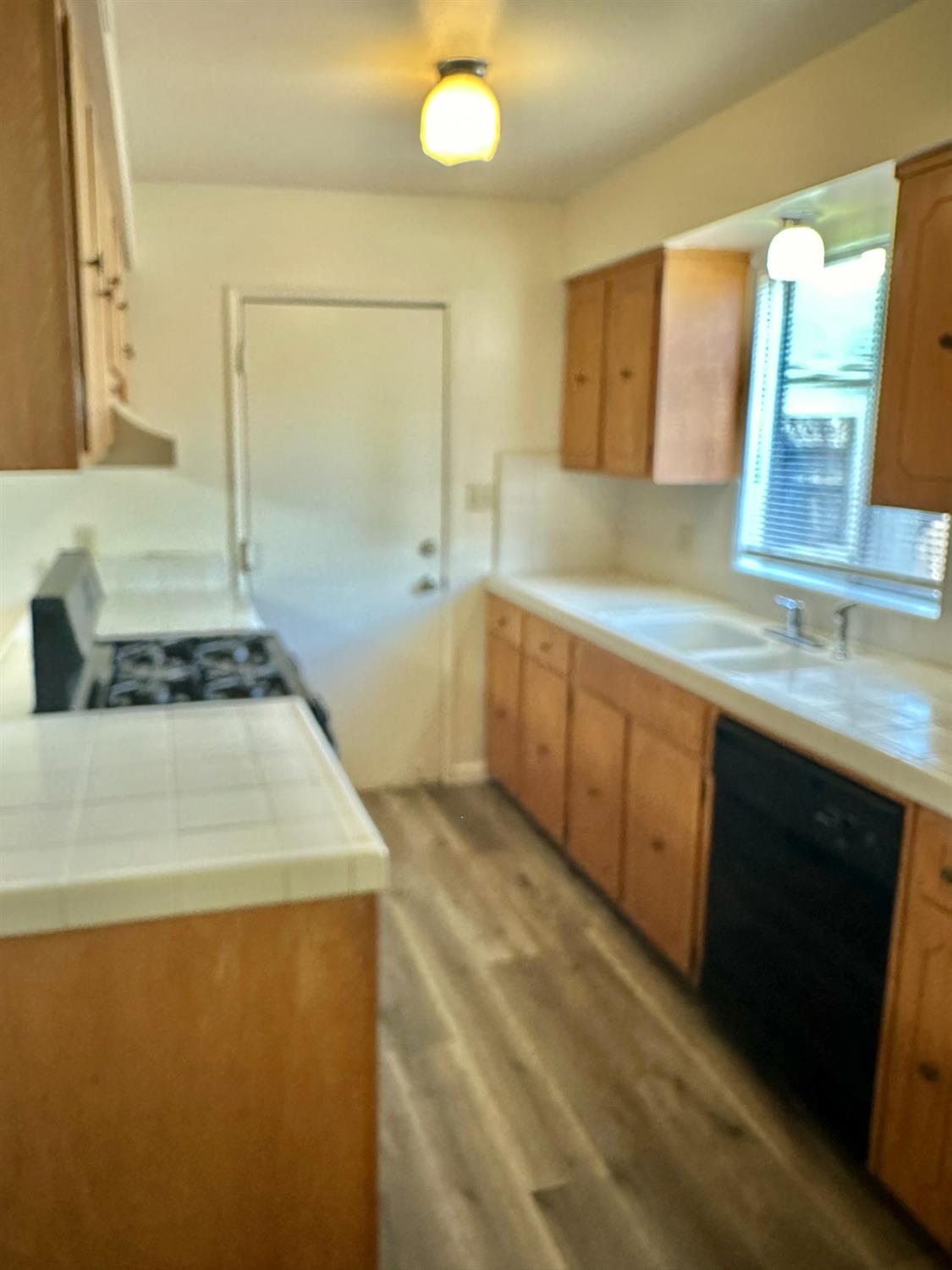 322 W Richert Ave, Clovis, CA 93612