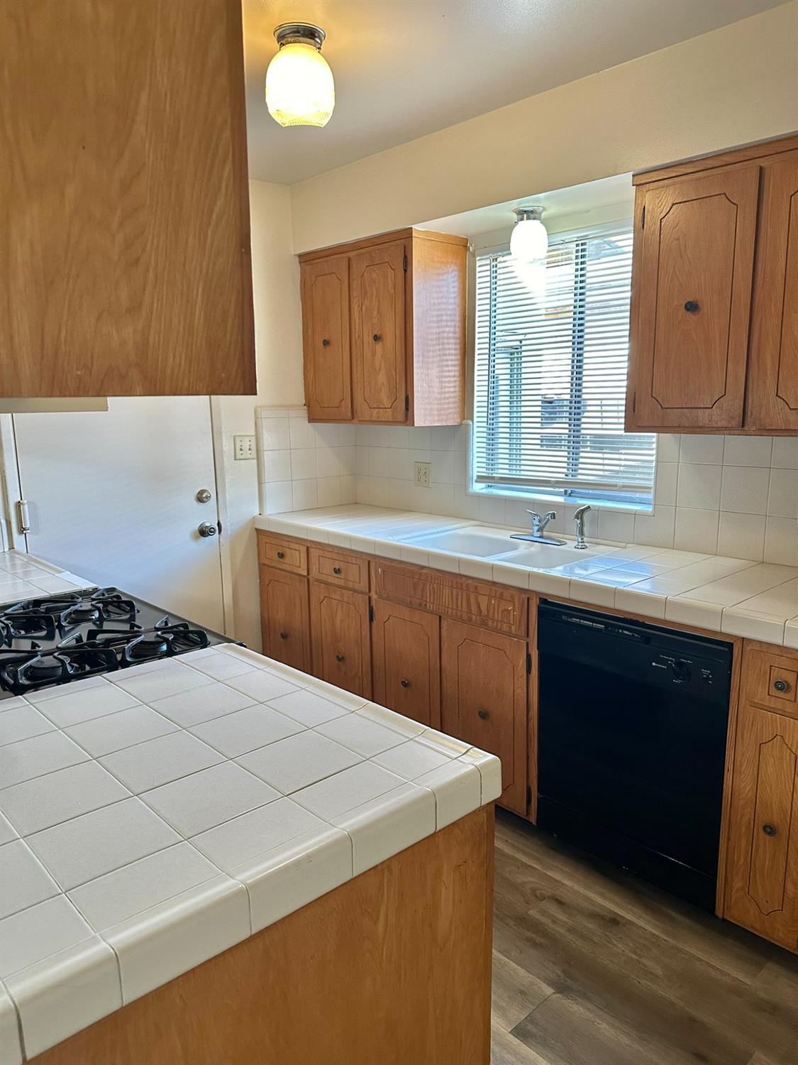 322 W Richert Ave, Clovis, CA 93612