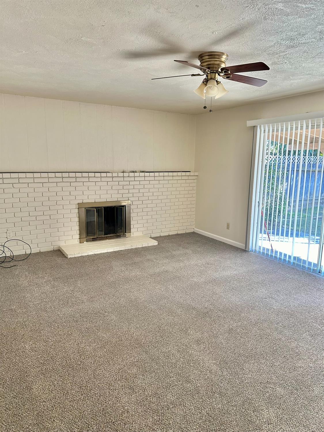 322 W Richert Ave, Clovis, CA 93612