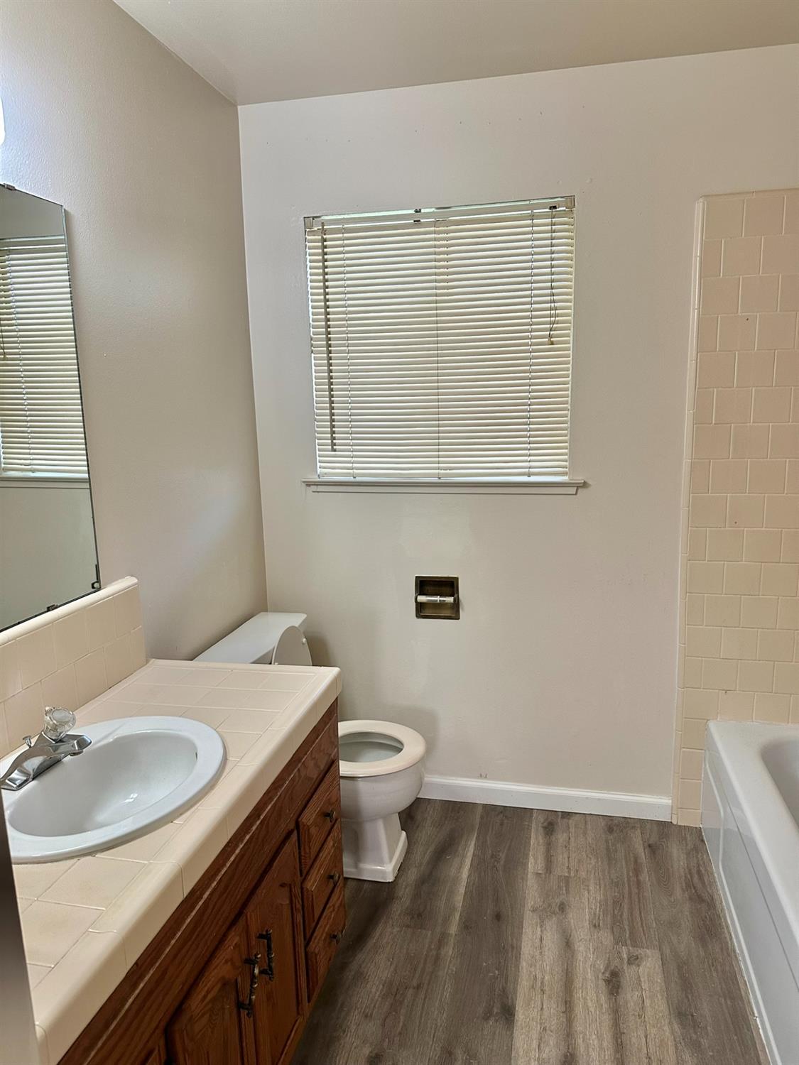 322 W Richert Ave, Clovis, CA 93612