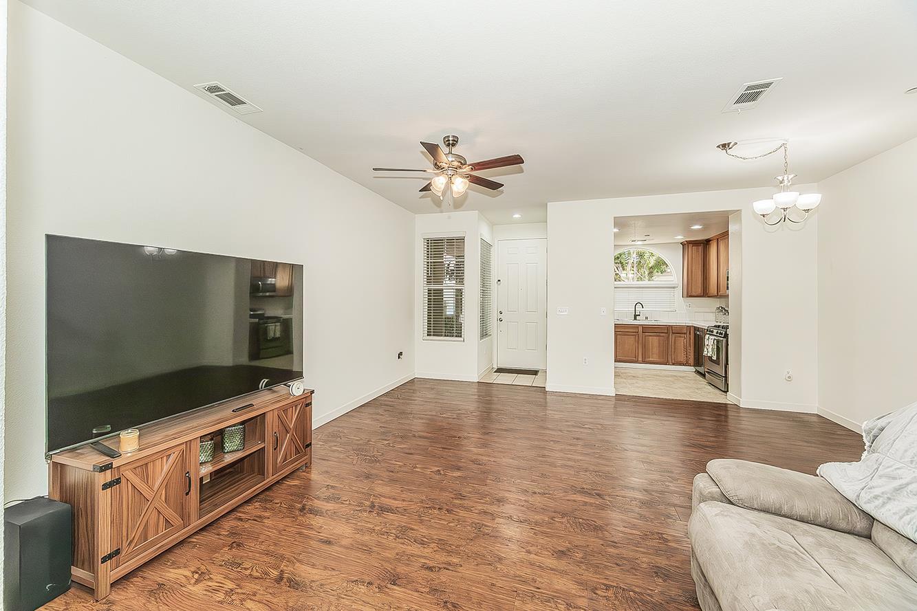 1146 W Walter Ave #50, Fowler, CA 93625