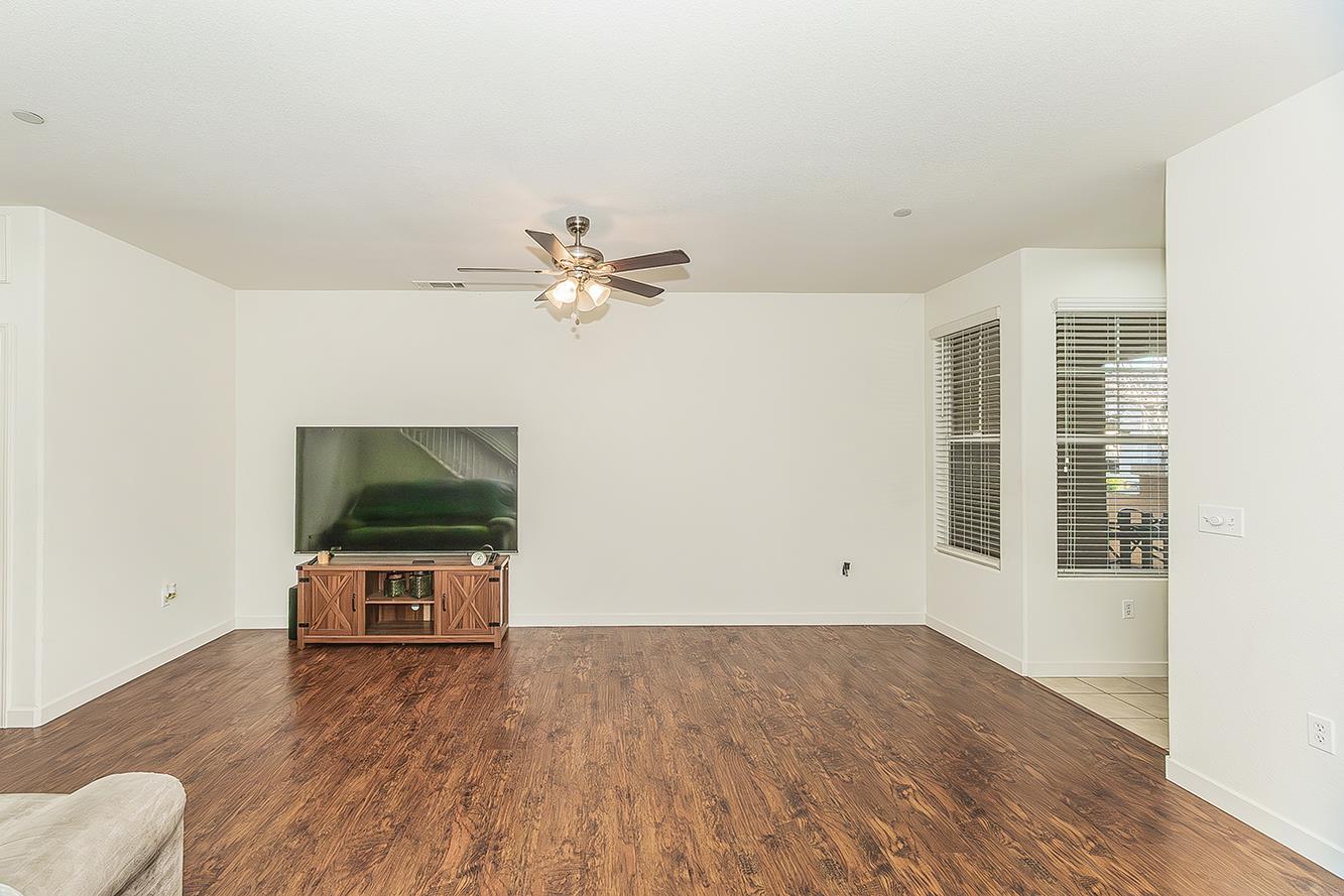 1146 W Walter Ave #50, Fowler, CA 93625