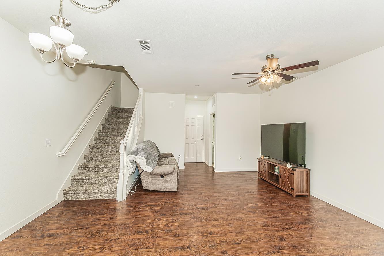 1146 W Walter Ave #50, Fowler, CA 93625