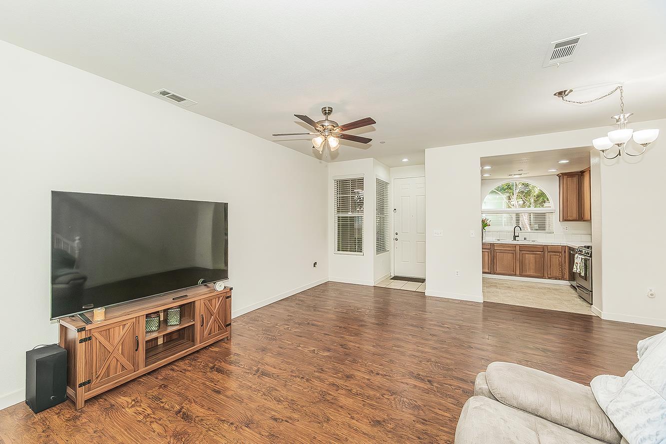 1146 W Walter Ave #50, Fowler, CA 93625